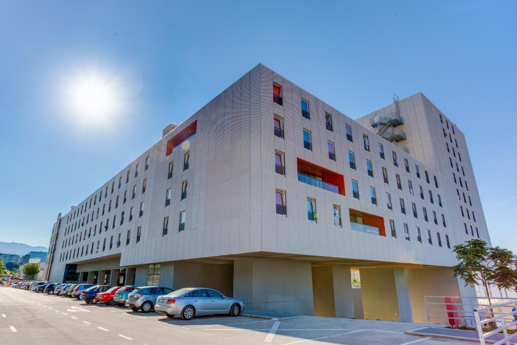 B&B Rooms Kampus 전경