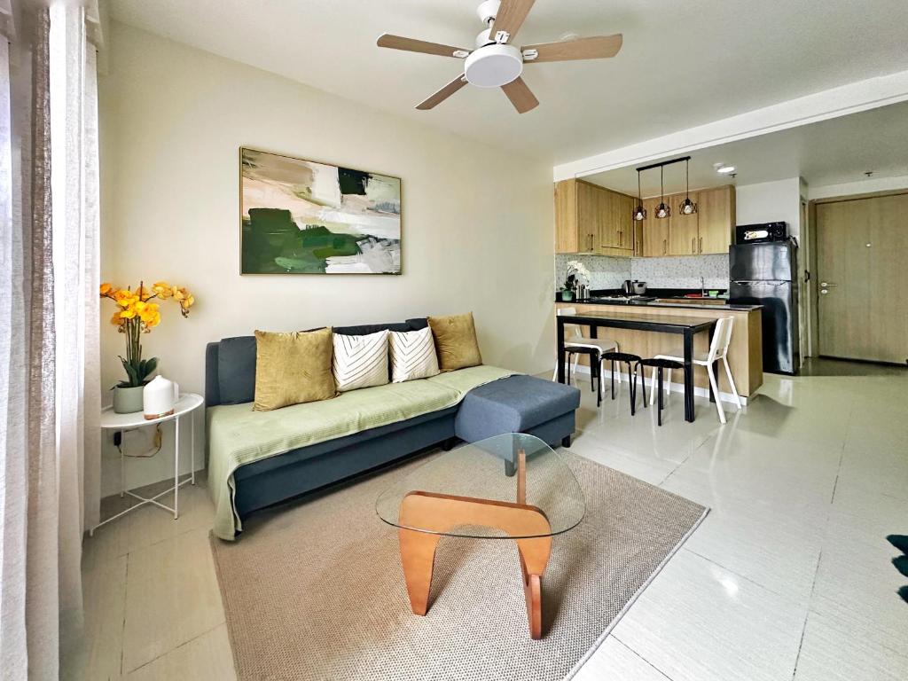 Shore Residences 2 Bedroom Near NAIA Airport and MOA, Manila