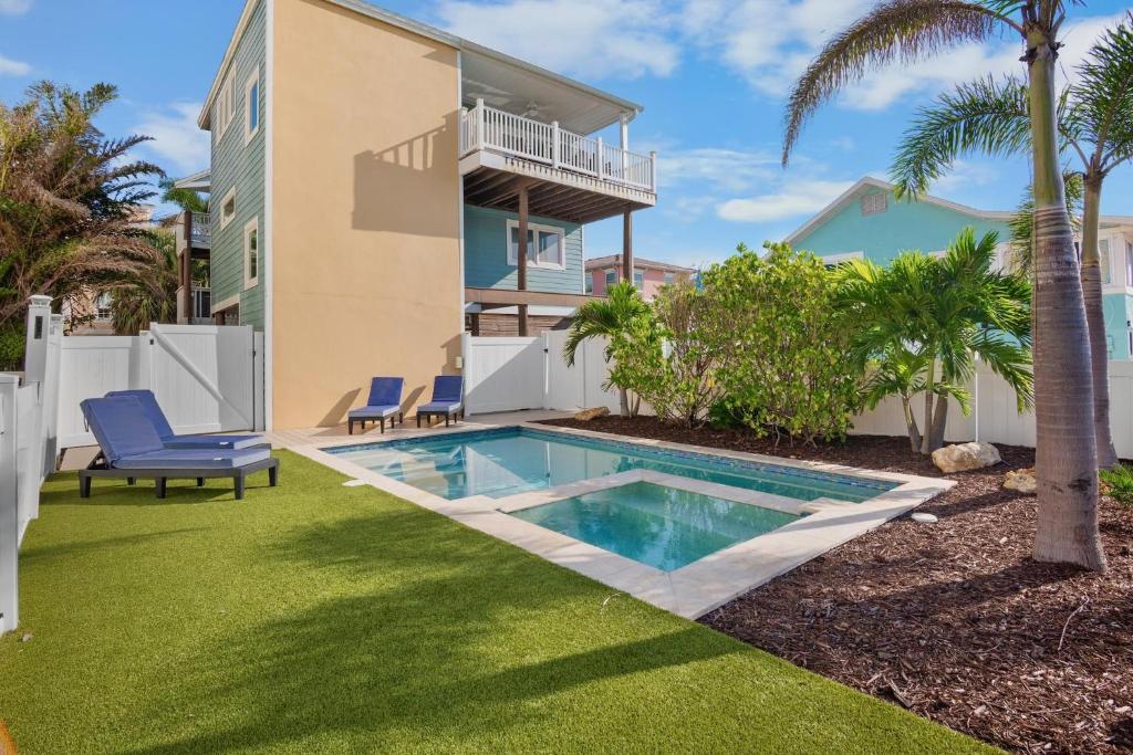 Rising Tide, Bradenton Beach