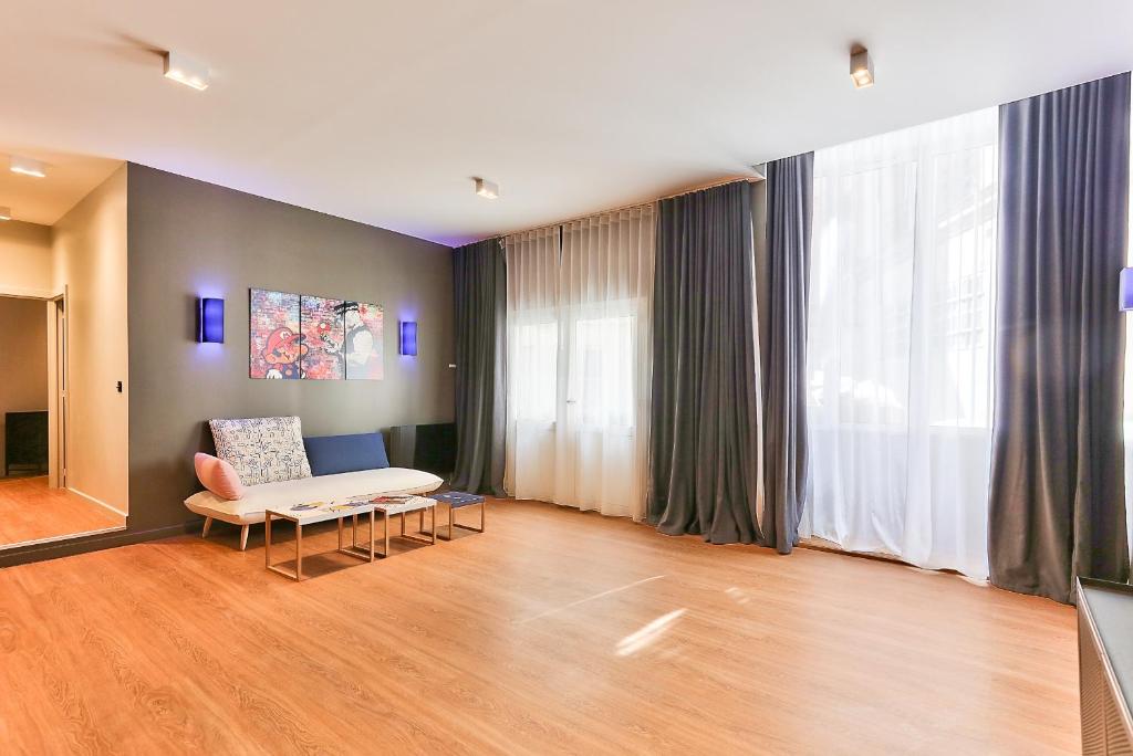 UrbanFlat 124 - Spacious Home in the Heart of Paris - 4