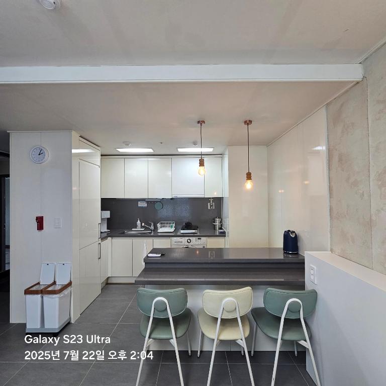 Sky and Ocean, Pusan