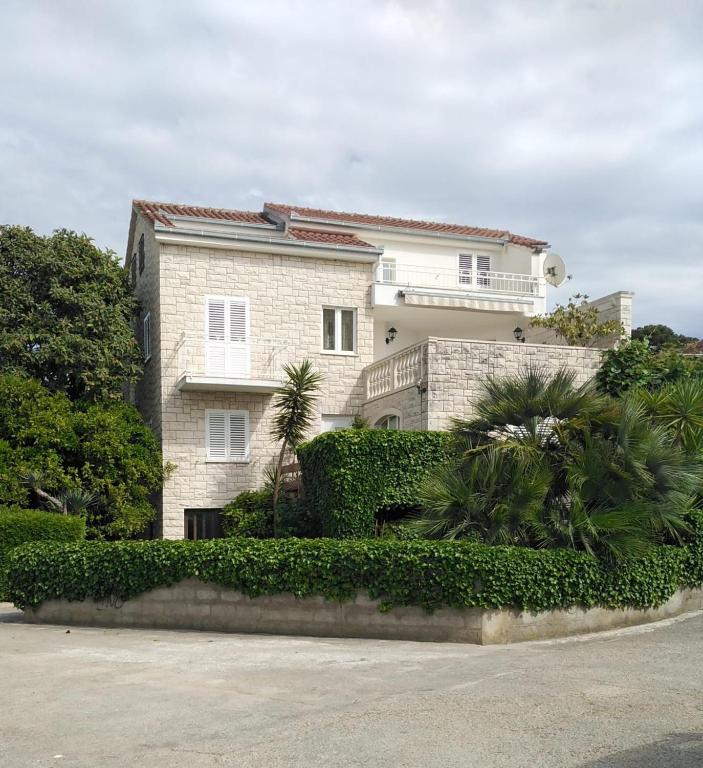 Apartman Mladenka, Supetar