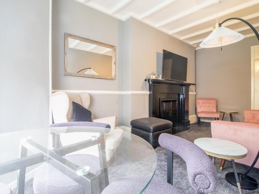 Pass the Keys Cosy in Fabulous West End, Glasgow