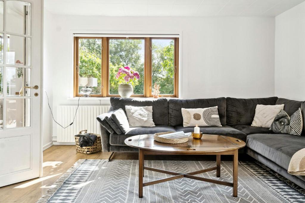 Charming Holiday Home On The Island Of Fejø, Vejrø