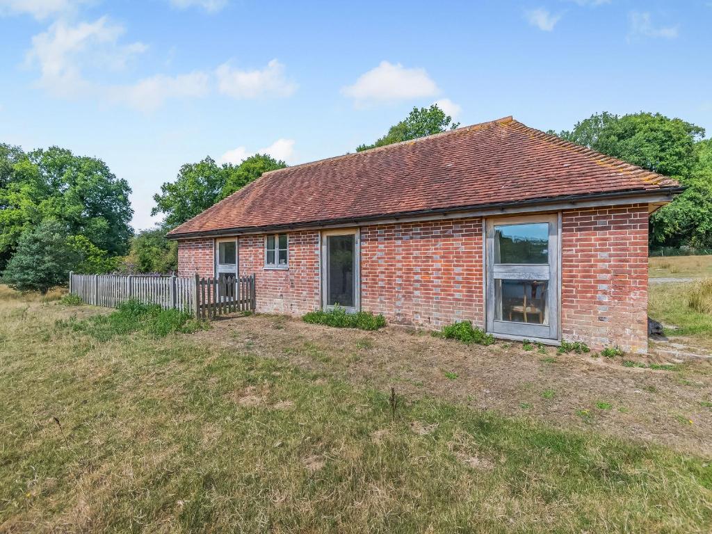 Coblye Barn, Brightling