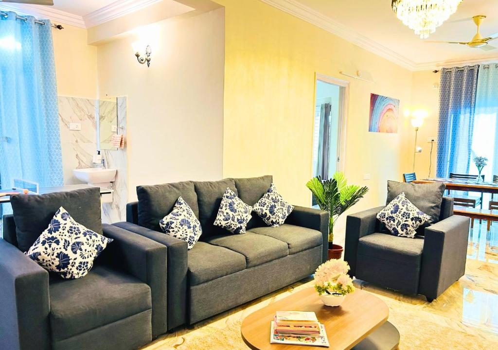 Evara Hitec Escape - Luxury 3BHK Apt Near HitecCity, Hajdarábád