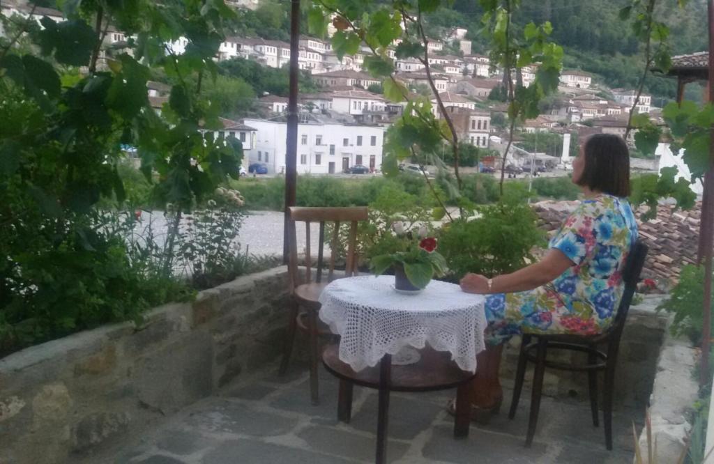 Hostel Mangalem — Hotel in Berat
