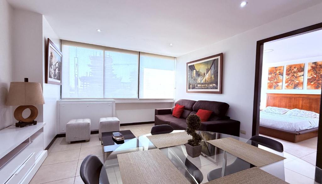 Bellini 3, Puerto Santa Ana, Suite Ejecutiva con vista, lavadora, secadora, wiffi - 2