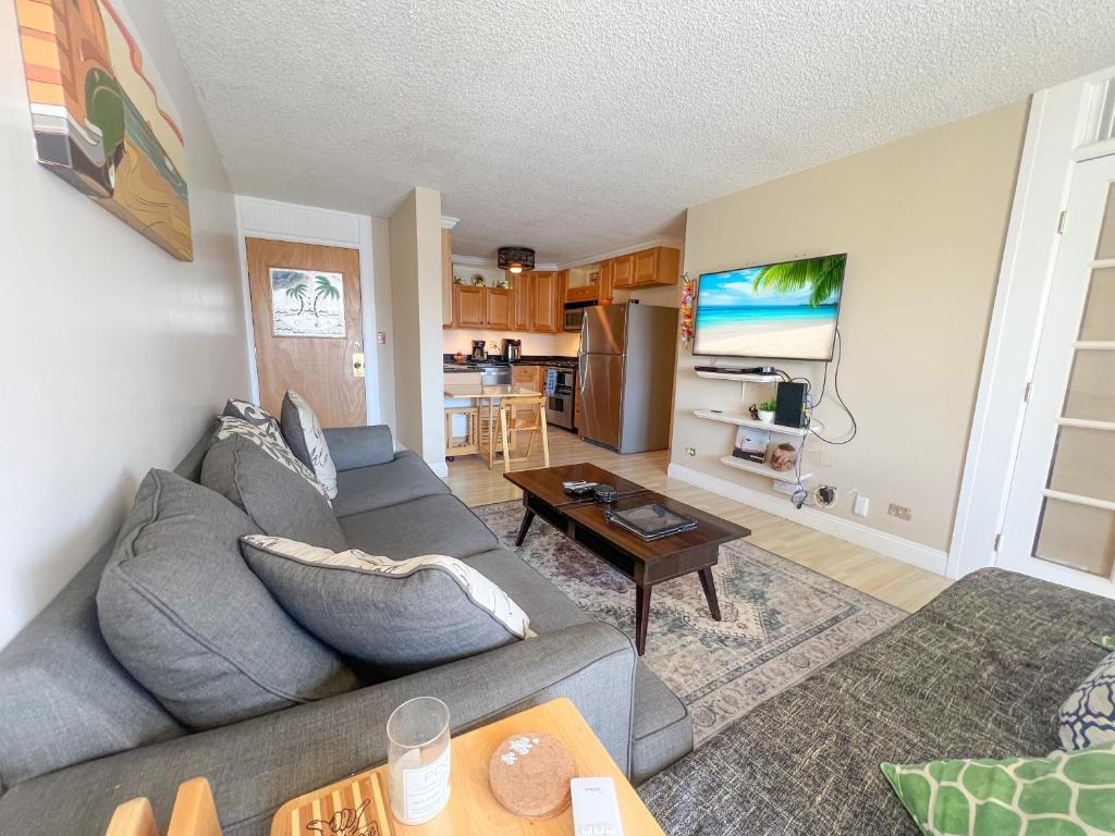 Surfer's Sanctuary at Waikiki Lanais condo, Honolulu