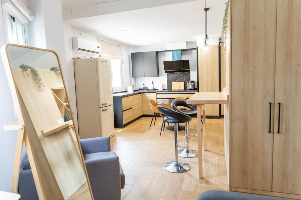 Chic Studio Downtown - AC - WiFi - 1
