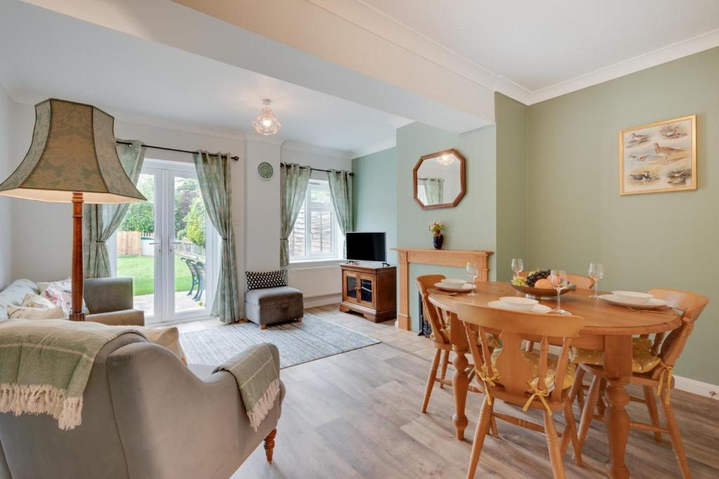 1 Pump Cottages, Theberton