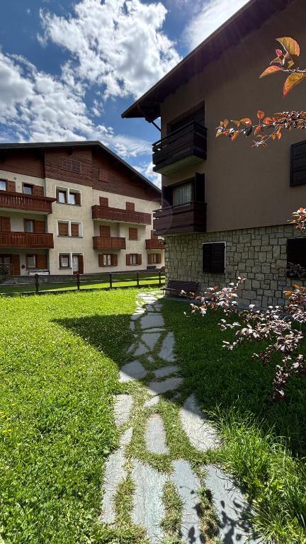 Appartamento Nigritella - 2BR - piano terra rialzato - centrale, a 650mt da Bormio Terme - parking - 2