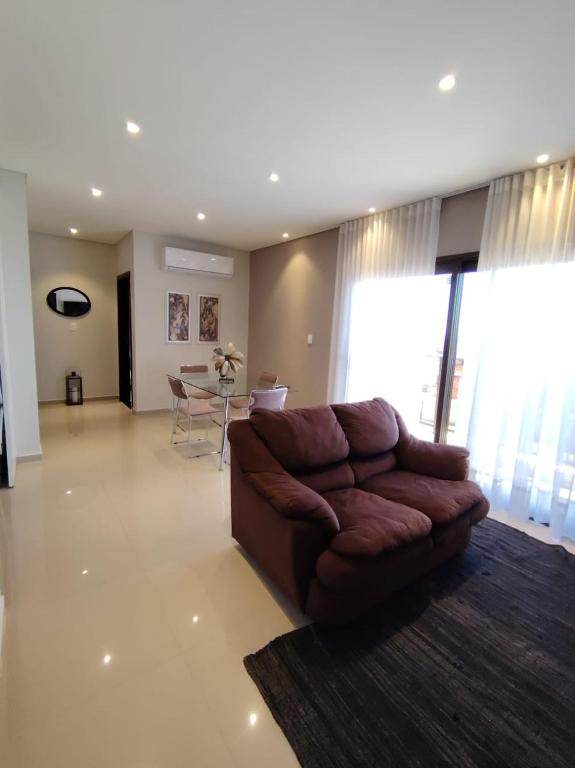 Le Clau, Encarnación