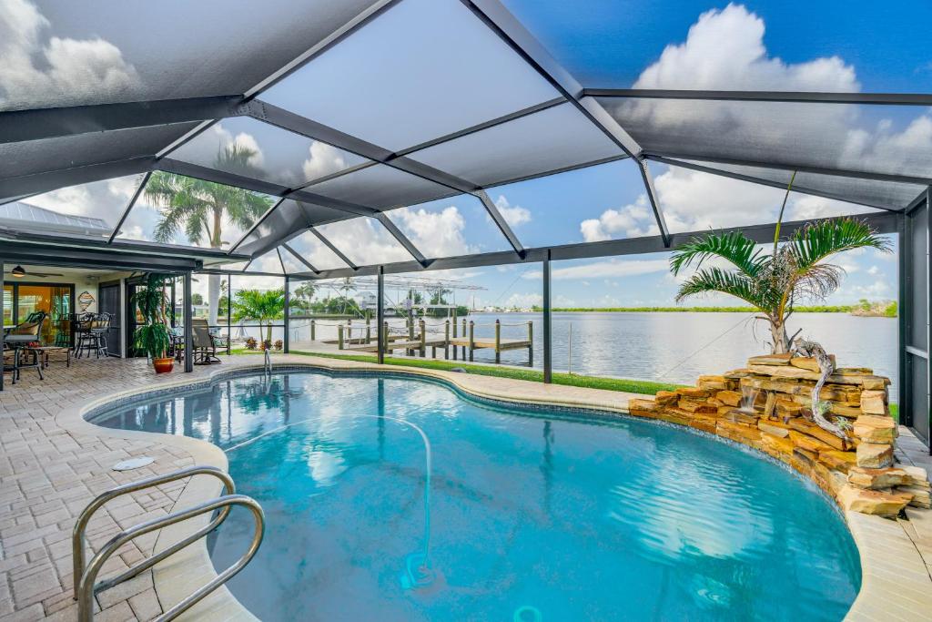 Waterfront Views and Dock Matlacha Island Home, Matlacha