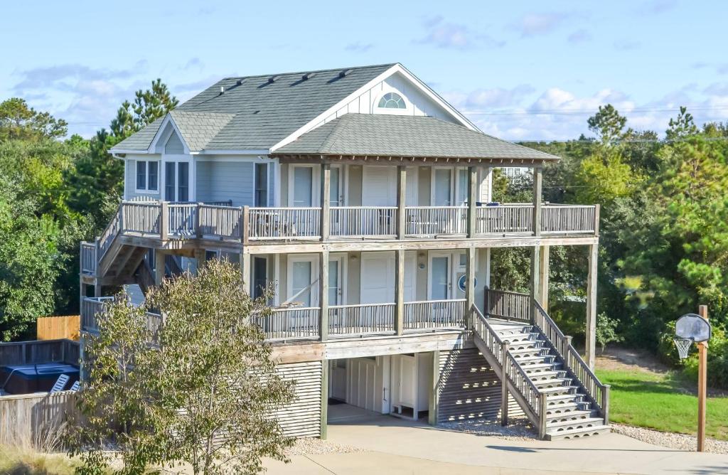 Duck Haven D3001 - Pool & Hot Tub, Easy Walk to Ocean & Sound, Duck