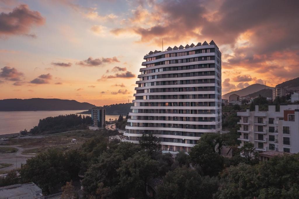Skyline Sunset, Bečići