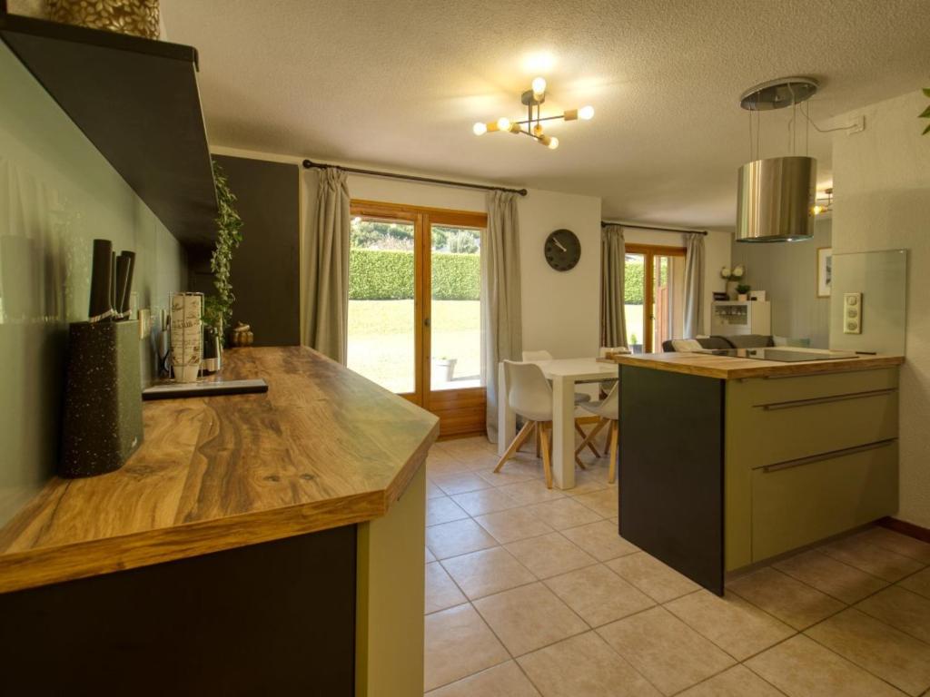 Appartement rénové avec WiFi près du ski-bus - 1
