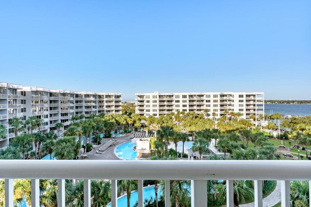 Destin West Osprey 605 - Breathtaking Bay Views - Lazy River, Fort Walton Beach