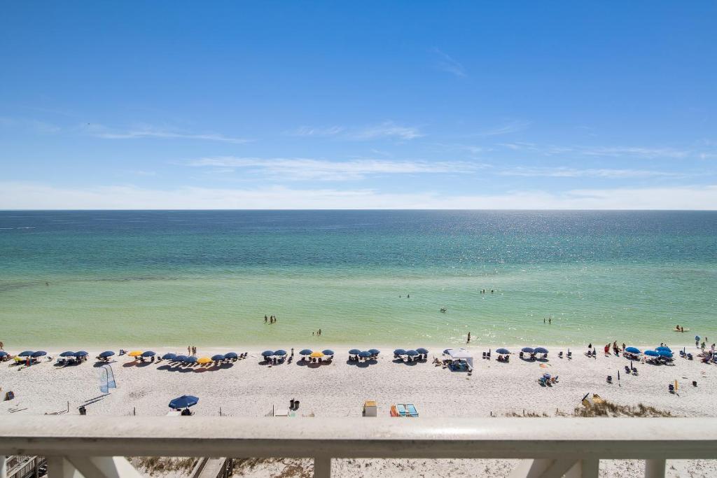 Inn at Crystal Beach Penthouse 708 - Beachfront Designer Luxury - 2 sets of Free Beach Service, Destin