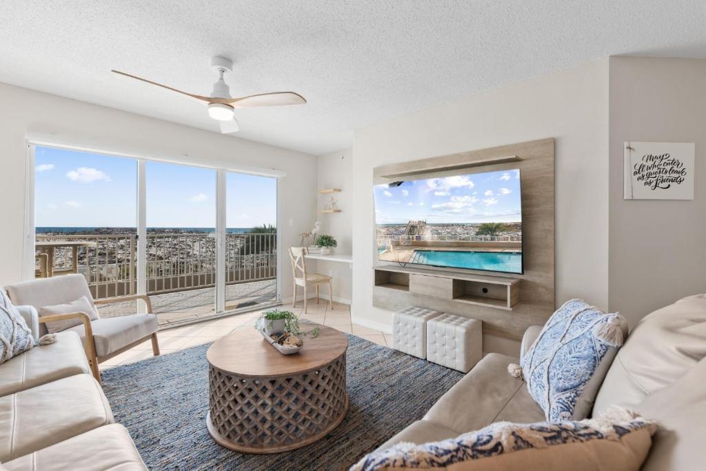 Gulf Dunes 116 - Oceanfront - Remodeled - Free Beach Svc - Tennis&Pickleball!, Fort Walton Beach