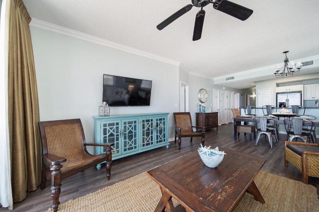 Summerwind West 201 - Unobstructed Gulf Views - Navarre Beach Luxury - Free Beach Svc, Navarre