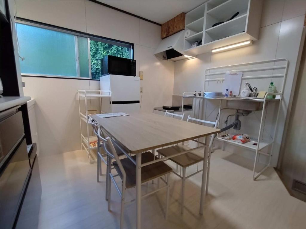 Kyoto Long-Stay Apt Two Double Bed or One Double bed 31 Days Only