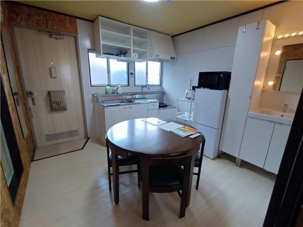 Kyoto Long-Stay Apt Two Double Bed or One Double bed 31 Days Only