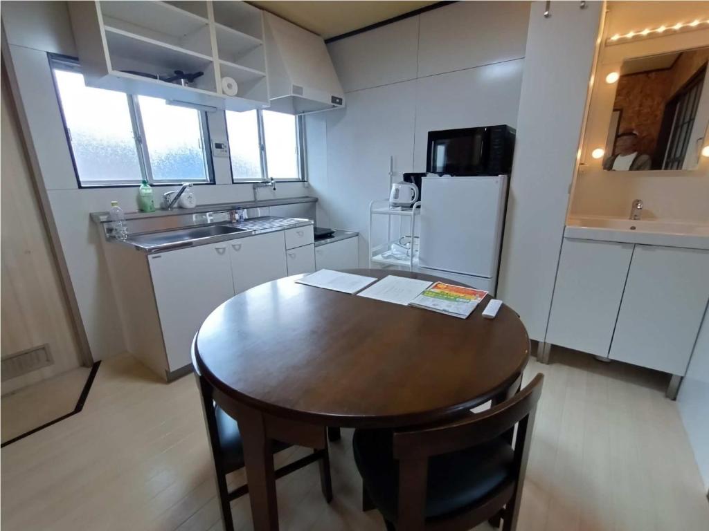 Kyoto Long-Stay Apt Two Double Bed or One Double bed 31 Days Only