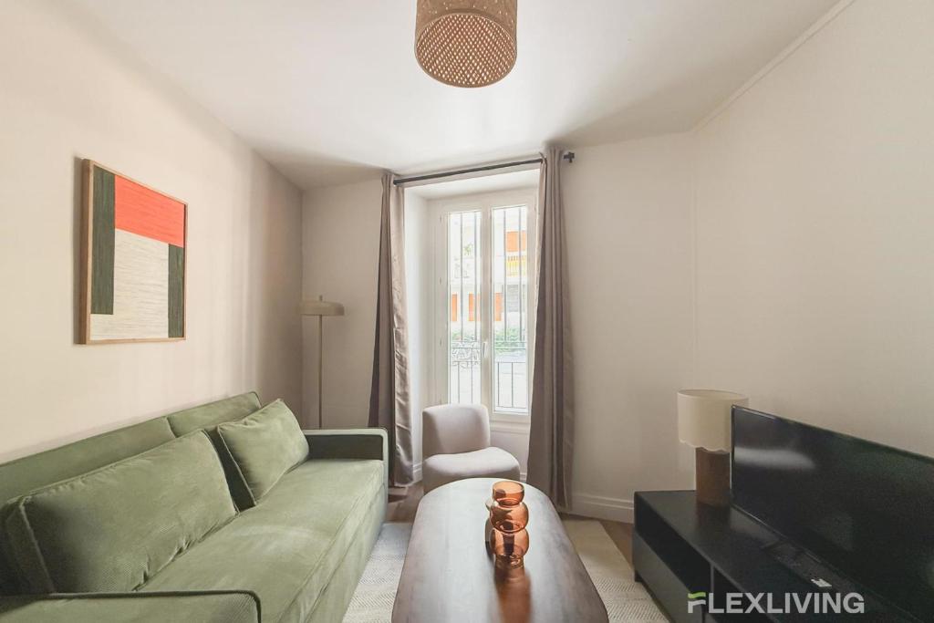 Charming 27m one-bedroom apartment in Paris 20 with shared terrace - 2