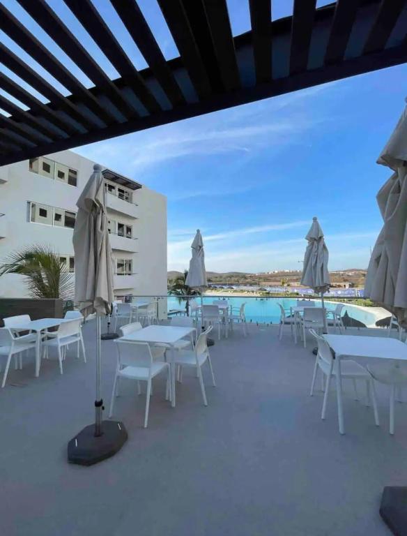 Condominio de Lujo con Laguna artificial y Hermosas Vistas - 3