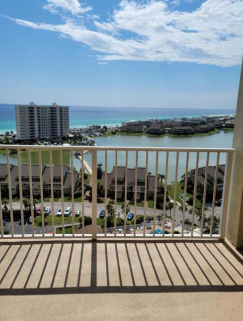 Ariel Dunes II Unit 1409 Gulf views resort access, Destin