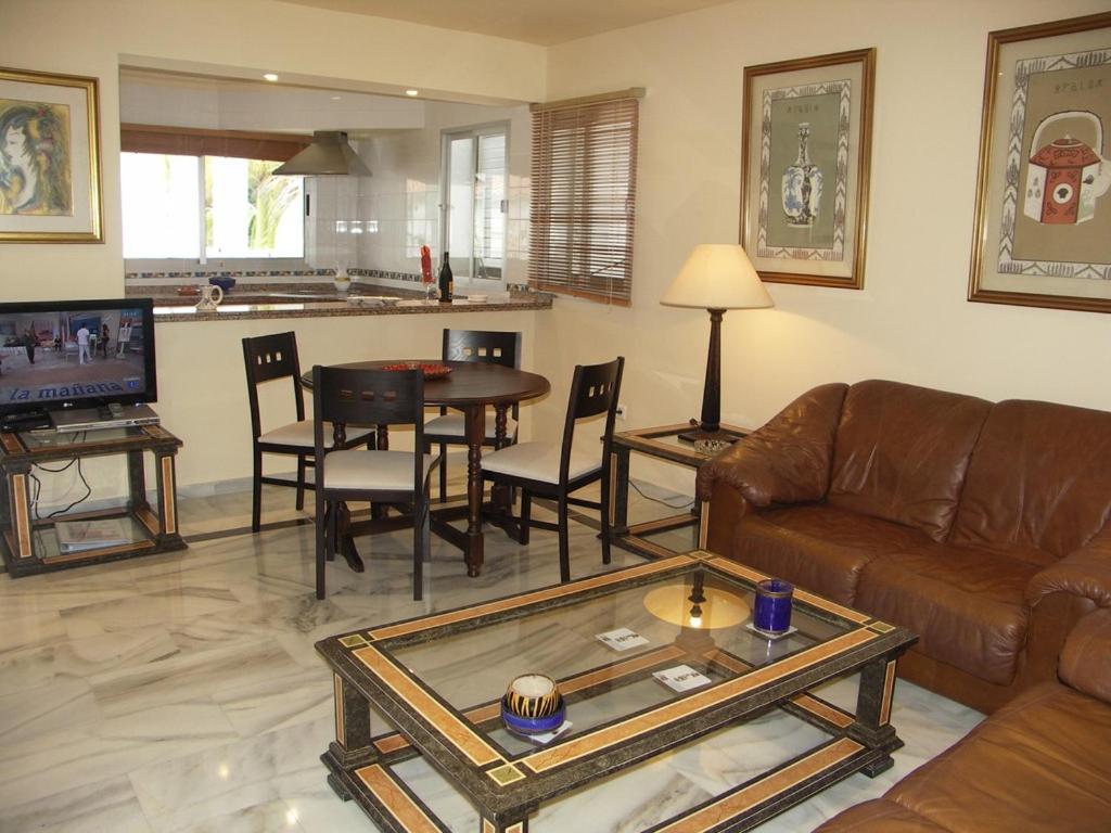 Carabeo Apartment - Prime location & Pool - LUAL - 2