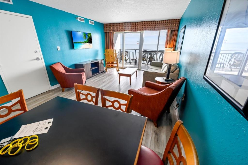 Direct View on Boardwalk Centrally Located, Pools!, Myrtle Beach