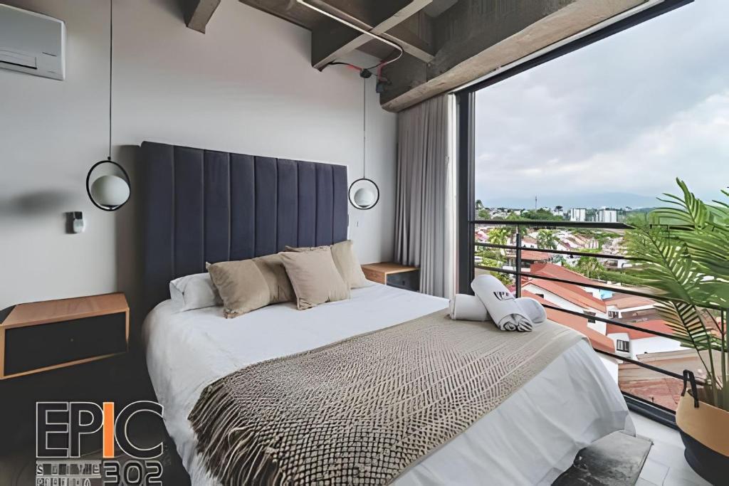 Epic Suite 302 Deluxe Airport - 1