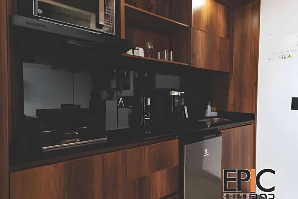 Epic Suite 302 Deluxe Airport - 4