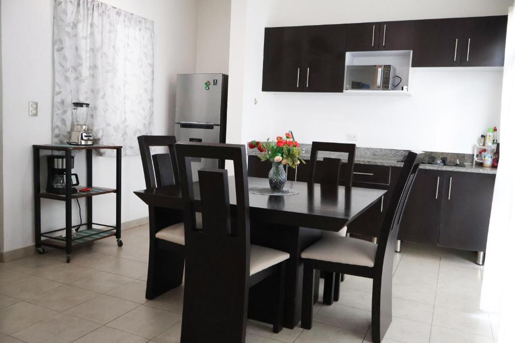 Hermoso departamento en la Avenida Colosio - 5
