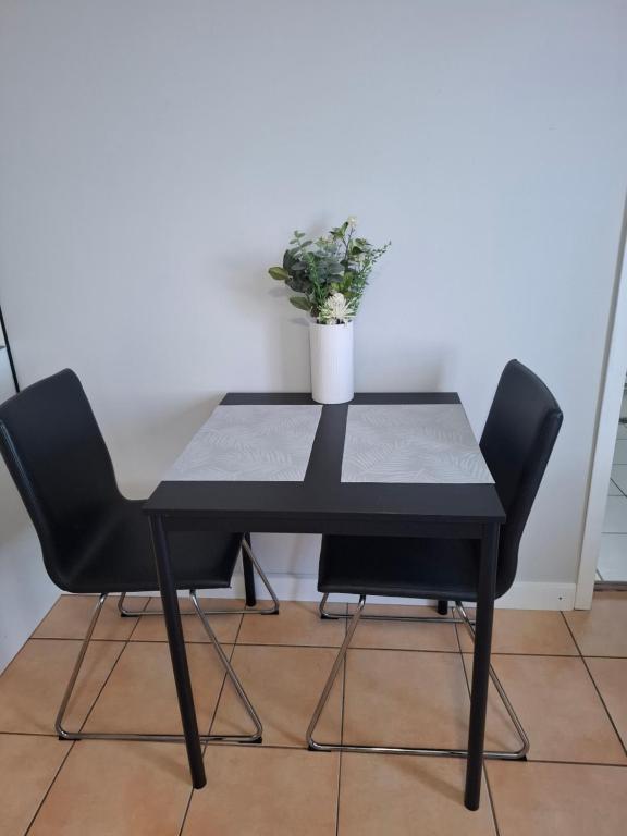 Top of the Mark, Gold Coast