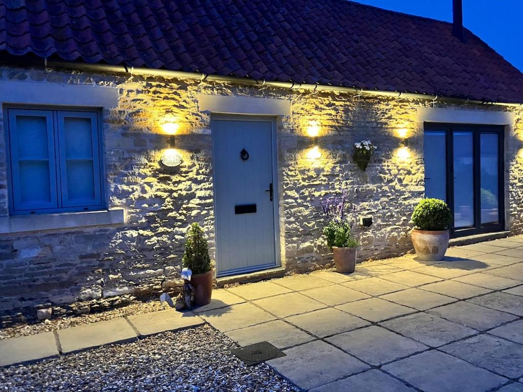 Quaint converted stables in Carlby, Carlby