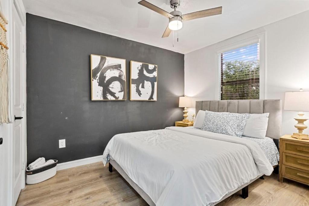 Comfy 2BR Near Med Center Sleeps 6 Fast Wi-Fi, Houston