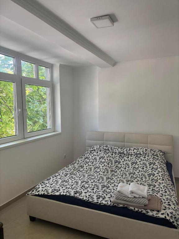 Pod kestenom, Vršac