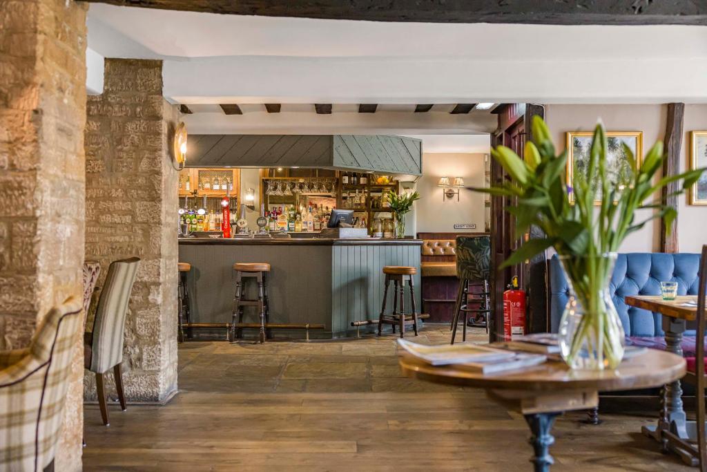 The Golden Pheasant Inn, Burford photo 5