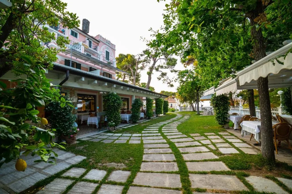 Park Hotel Villa Maria, hotell sihtkohas San Menaio
