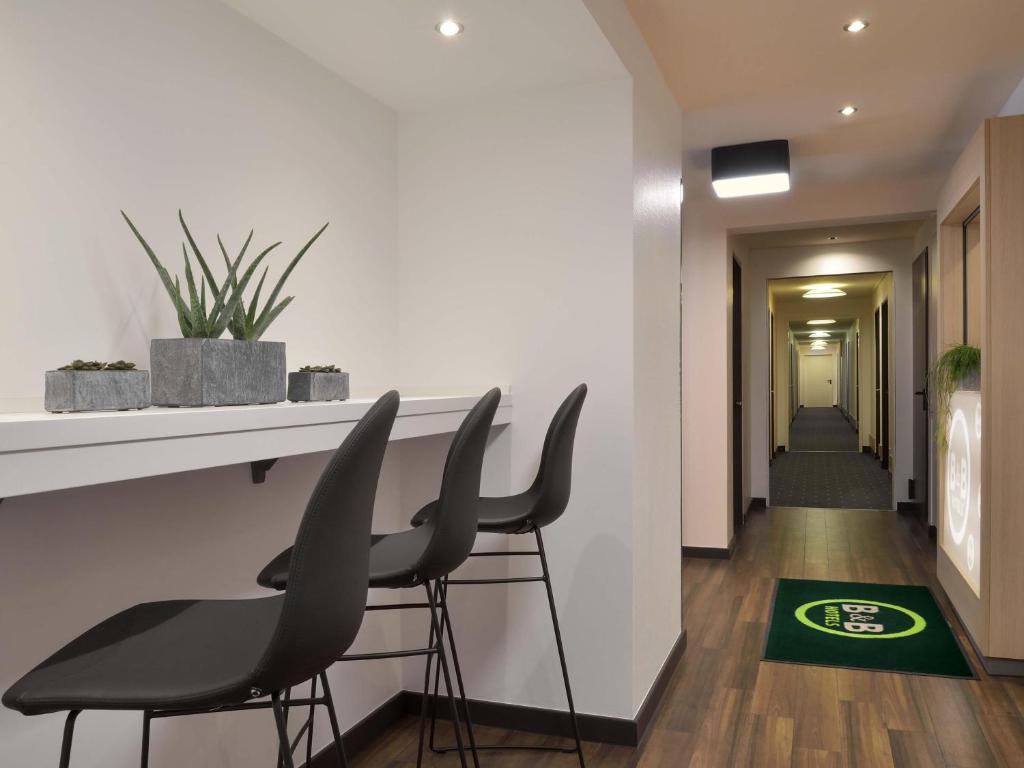Ratingen - B&B Hotel Düsseldorf-Ratingen フロント・ロビー