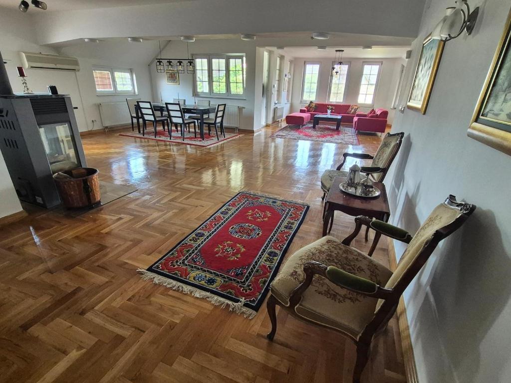 Saraj Collection Aircondition - 2
