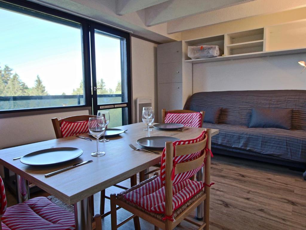 Studio cabine avec balcon et parking couvert - FR-1-340-186 - 1