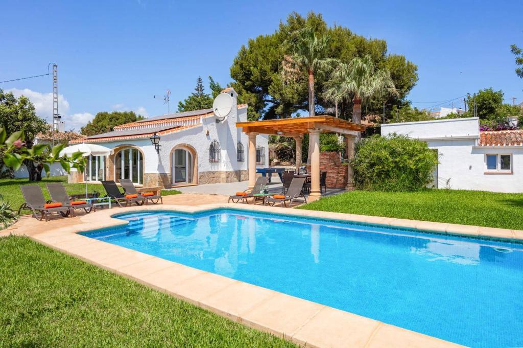 Villa Seniola by Villa Plus - 2