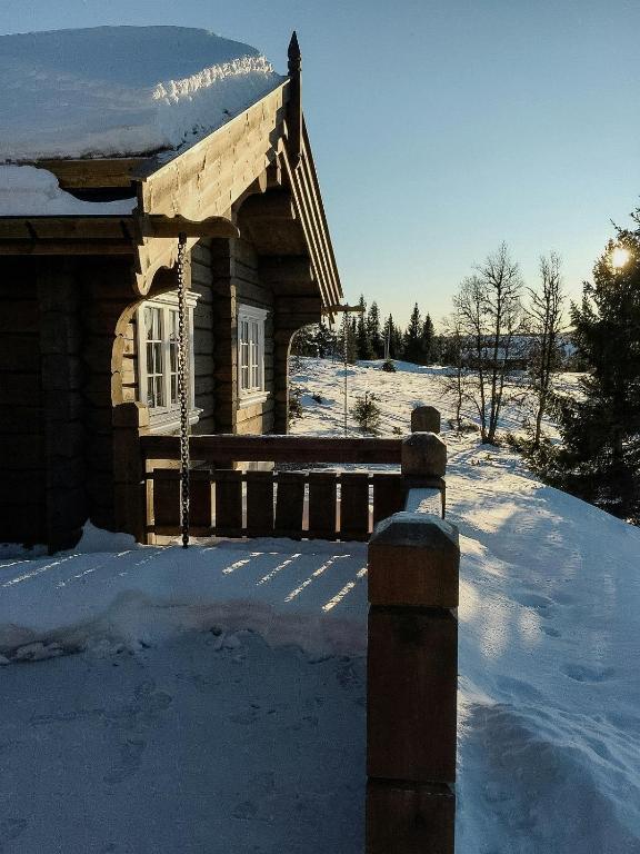Log Cabin With Views Of Jotunheimen Mountains, Gålå