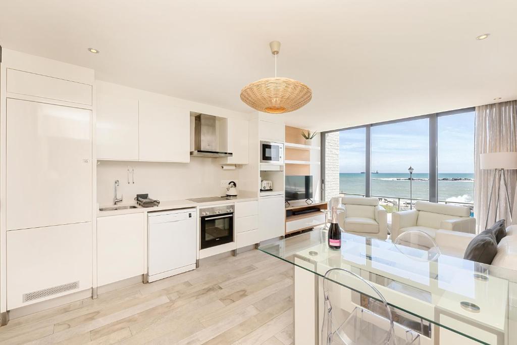 Sand en See 3, A Stylish Coastal Retreat with Table Mountain View, Cape Town