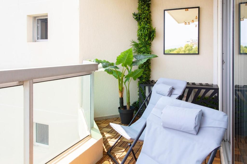 C3 Staywizus - Studio Facing Sea and Beach - Wifi, AC, terrace - 3