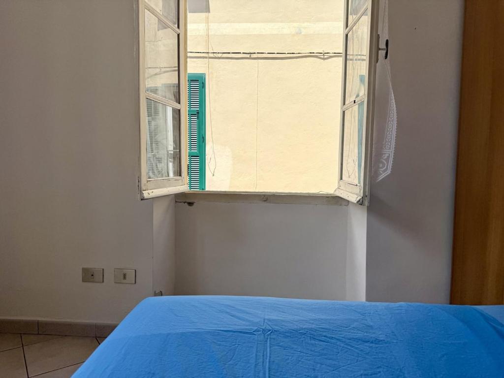 HOST4U - Dimora Antica in Centro a Porto Maurizio di Imperia - Casa Rina - 3